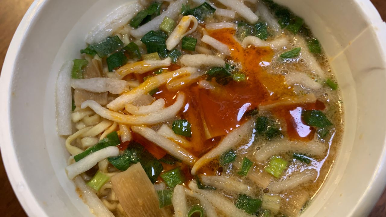 みそきんに特製香味油を入れたところ